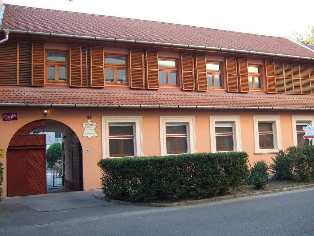 Timarhaz Panzio Bed & Breakfast Szeged Bagian luar foto