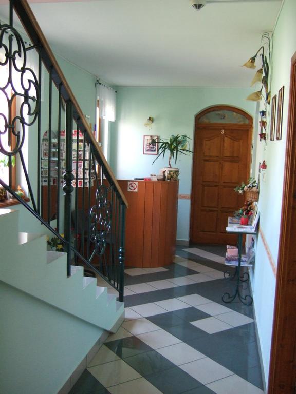 Timarhaz Panzio Bed & Breakfast Szeged Bagian luar foto
