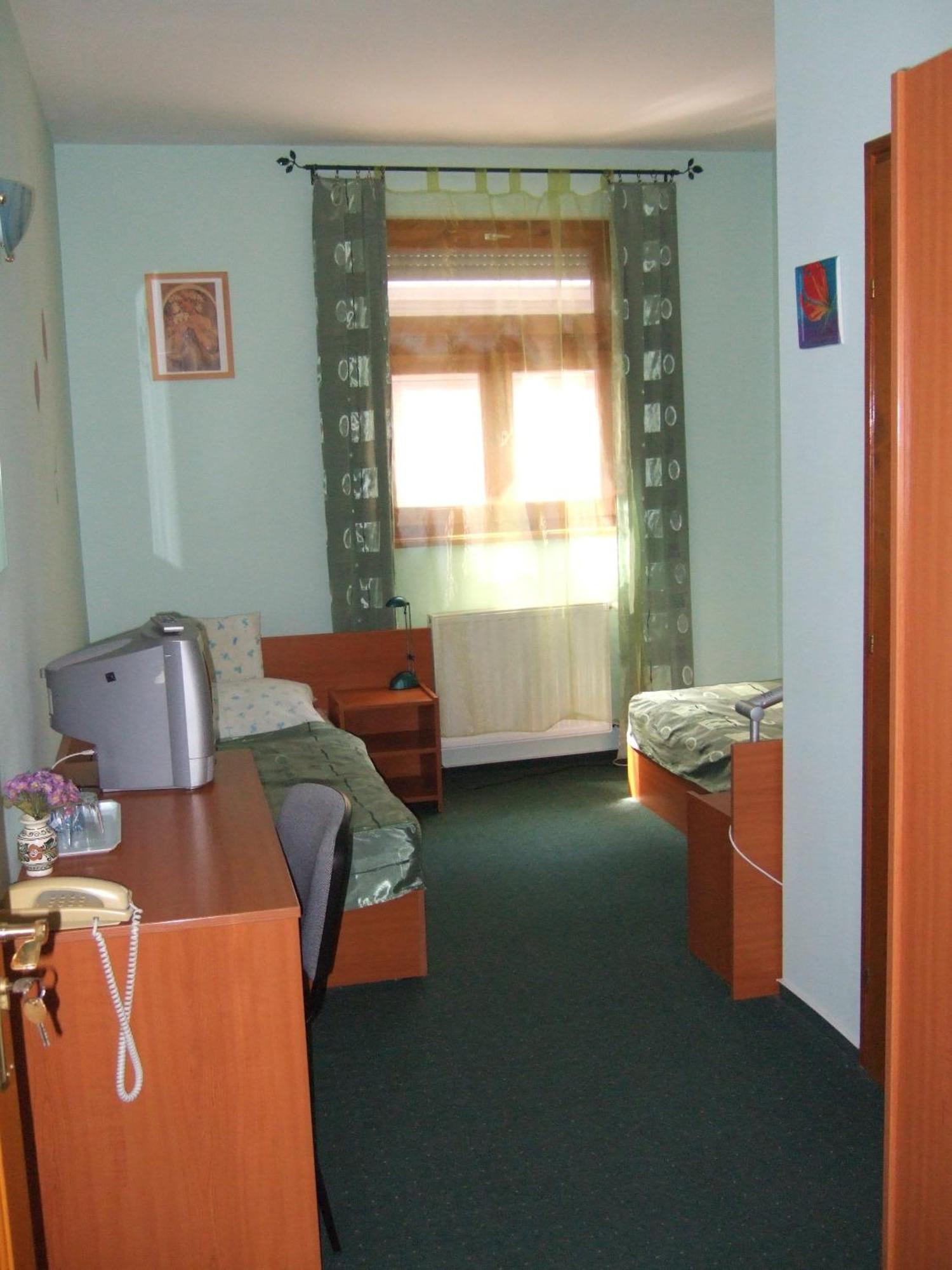 Timarhaz Panzio Bed & Breakfast Szeged Bagian luar foto
